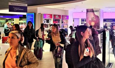 El Gobierno habilitó la instalación de free shops en pasos de frontera terrestres