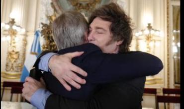 Milei elogió a Caputo por la baja de la inflación y el ministro respondió