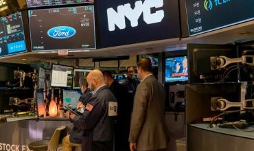 El riesgo país vuelve a bajar y llega a 425 puntos en un día de optimismo por el acuerdo de paz en Medio Oriente