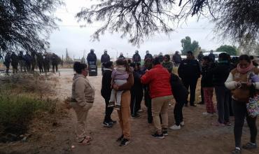 Padres reclamaron por la continuidad del transporte escolar y buscaron manifestarse sobre Ruta 5