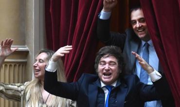Renuncia, licencia o una embajada: las alternativas para Manuel Adorni si el respaldo de los Milei no alcanza