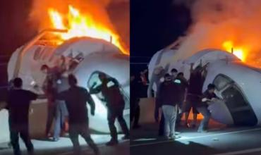 Una avioneta cayó sobre una autopista en Texas, se incendió y dejó un muerto