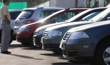 La guerra de precios de los 0 km empujó a los usados a mínimos históricos: cómo comprar mejor y a qué precio hay que publicar