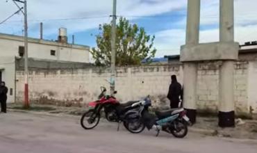 Dos motociclistas resultaron heridos tras una colisión en una conflictiva esquina del barrio 4 de Junio