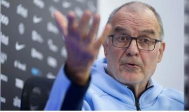 Bielsa criticó las pausas de hidratación del Mundial 2026: “No le agregan nada y le quitan mucho”