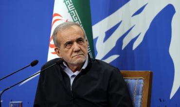 El presidente de Irán llegó a Pakistán para coordinar la agenda diplomática tras el acuerdo alcanzado con Estados Unidos