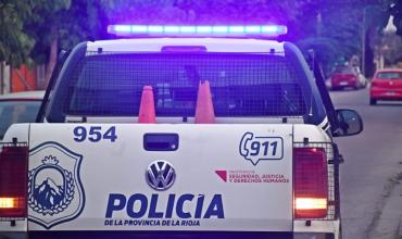 Hallan una motocicleta abandonada con llaves, casco y una campera en el barrio Urbano 11
