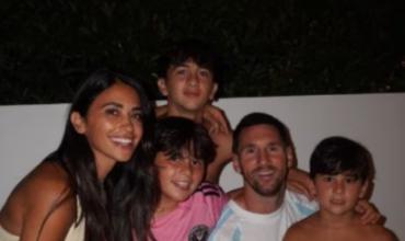 “Juntos de nuevo”: la tierna postal familiar de Antonela con Messi y sus hijos en pleno Mundial