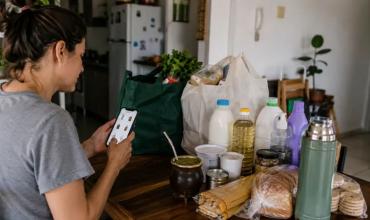 El supermercado se mudó al celular: qué alimentos compran más online los argentinos
