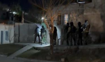 Detuvieron a un joven acusado de un robo durante un allanamiento en el barrio 4 de Junio