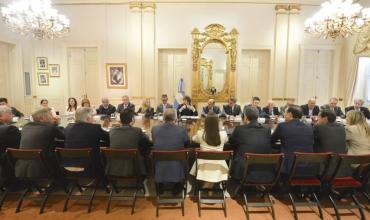 La Casa Rosada pone en duda un acuerdo con gobernadores para 2027 y planea competir con candidatos propios en varias provincias