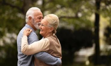 La longevidad cambia el paradigma de la salud y exige nuevos cuidados