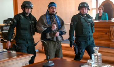 Jones Huala presentó una millonaria demanda contra el Fisco de Chile por mantenerlo en prisión tras haber agotado una condena