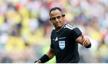 Ismail Elfath, el árbitro estadounidense de Argentina vs. Inglaterra que protagonizó una polémica en este Mundial