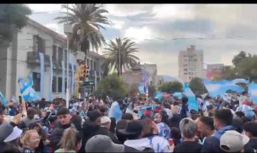 Impresionante festejo en la capital riojana por el pase de la Seleccion Argentina a la final 