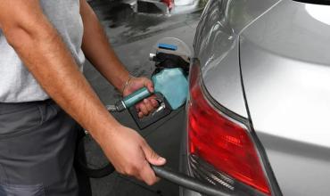 Banco Nación devuelve hasta $20.000 por cargar combustible: cómo acceder