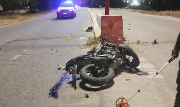 Continúan en estado de gravedad el adolescente y el conductor de Uber Moto que protagonizaron un grave siniestro en Ruta 5