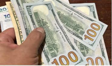 El dólar no frena: subió $10 y el Gobierno anunció que podría llegar a $1.800