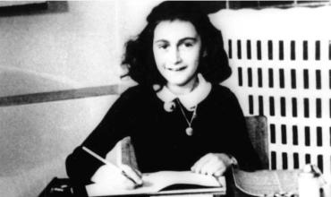 Hace 82 años, Ana Frank escribía en su diario sus últimas palabras: qué decían y a quién se las dedicó