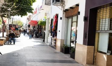Violento ataque en plena peatonal: un joven fue golpeado con un palo y el agresor fue detenido