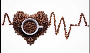 El cardiólogo Lucio Barbero explicó por qué el consumo diario de café debe ser moderado para cuidar la salud del corazón