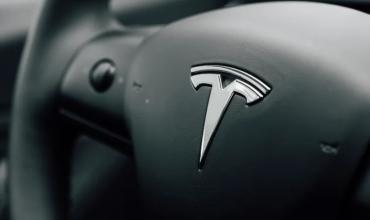 Tesla abrió siete búsquedas laborales en Argentina: qué perfiles busca