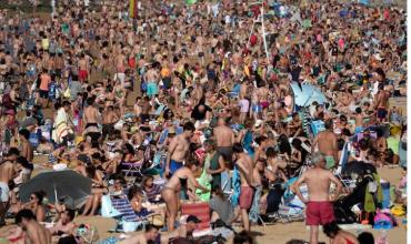 España roza los 50 millones de habitantes gracias a la inmigración: colombianos, venezolanos y marroquís encabezan la lista de nuevos residentes