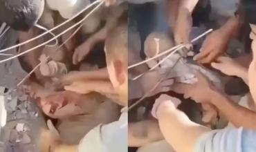 Terremoto en Colombia: el emotivo rescate con vida a un bebé entre los escombros de un hospital