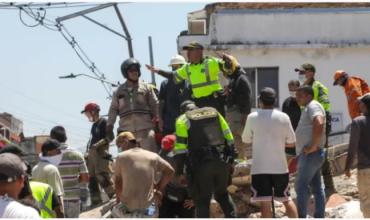 Colombia despliega fuerzas militares para evitar saqueos en los edificios y comercios que fueron afectados por el terremoto
