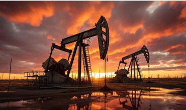 El petróleo volvió a subir ante el riesgo de un cierre prolongado del estrecho de Ormuz y la falta de acuerdo entre EEUU e Irán