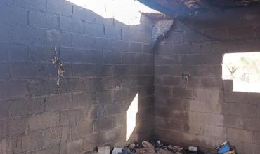 Incendio en una vivienda rural sobre la Ruta Provincial 30: investigan un cortocircuito