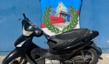 Robaron una moto y dos cascos de una vivienda: el rodado fue recuperado