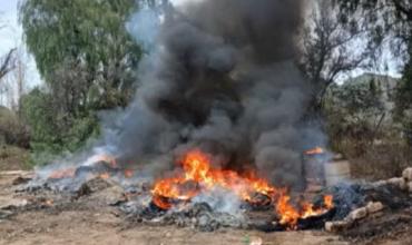 Bomberos intervinieron ante una quema de ramas y hojas en Anguinán