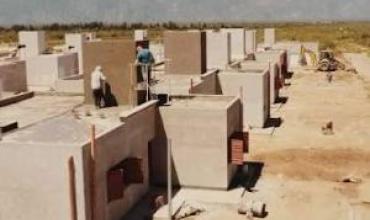 Robaron en 11 viviendas en construcción del barrio Daniel Elías en  Chamical