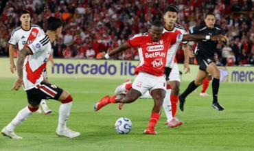 River salió ileso de una noche difícil con Santa Fe y podrá definir en el Monumental su suerte en la Sudamericana