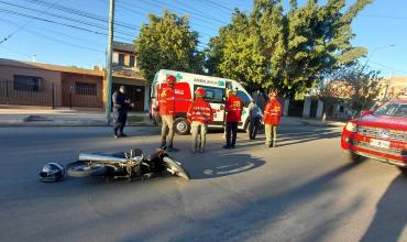Una mujer resultó herida tras caer de su moto en avenida San Nicolás de Bari