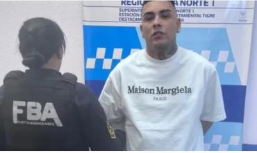 Detuvieron al cantante Callejero Fino en Tigre: iba en una camioneta sin patente y con un arma