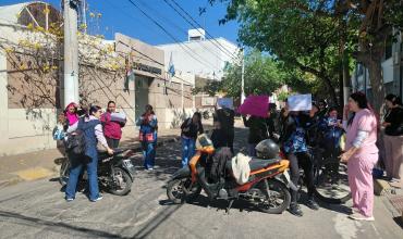 Docentes de apoyo reclamaron ante APOS por pagos atrasados y pidieron mejorar las condiciones de la prestación