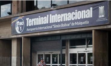 Más de dos meses después de los terremotos, el aeropuerto internacional de Caracas reanudó sus operaciones comerciales