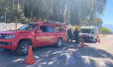 Una motociclista sufrió una caída y resultó con traumatismo de cráneo