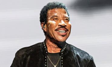 Lionel Richie fue dado de alta luego de haber sido internado por pruebas cardíacas tras marearse en un show