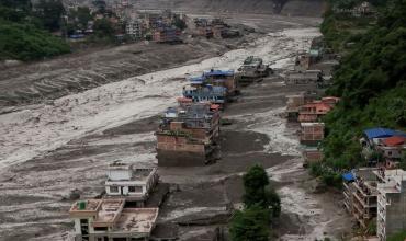 Más de 5100 personas siguen desaparecidas en Nepal dos semanas después de la riada: las devastadoras imágenes de la tragedia