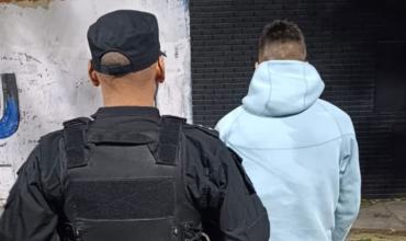 Un juvenil de Newell´s fue apresado por tenencia de un arma