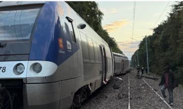 Descarriló un tren con 186 pasajeros en Francia: hay 44 heridos y una joven está grave