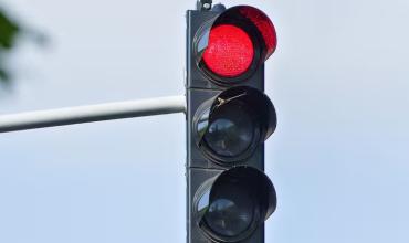 Municipio Capital : Comenzó a regir la "Tolerancia Cero" para los conductores que crucen semáforos en rojo