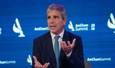 Luis Caputo defendió el rumbo económico y destacó que el Gobierno evitó las recetas de las crisis anteriores