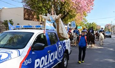 La Virgen de la Merced recorrió la ciudad y fue recibida frente a Radio Fénix
