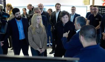 Milei en Bahia Blanca:  recorrió Compañía Mega y destacó inversiones por US$ 3.000 millones bajo el RIGI