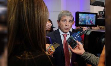Tras un diálogo de Luis Caputo con inversores, el riesgo país se mantuvo al alza y superó los 550 puntos