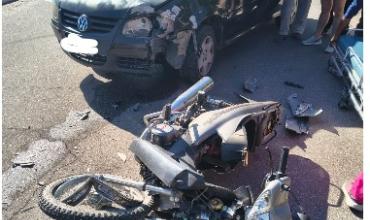 Aminga: motociclista fue hospitalizado tras chocar contra una camioneta